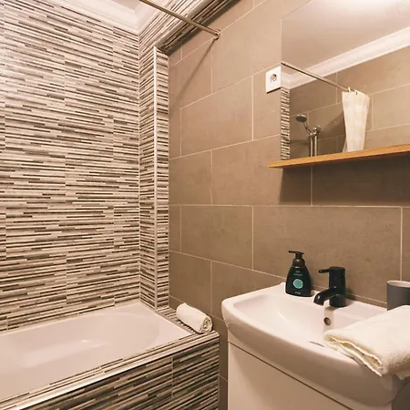 01 - Pearl * Peniche